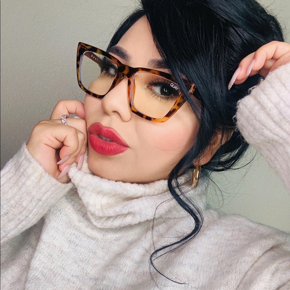 Meet your Posher, Claire